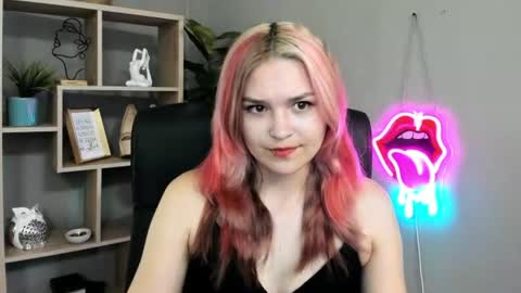Snapshot of lilysweetxo chatting on June 21, 2026, 1:46 pm Lily online show from June 21, 2026, 1:46 pm