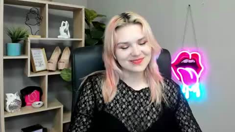 Snapshot of lilysweetxo chatting on July 12, 2026, 6:48 am Lily online show from July 12, 2026, 6:48 am