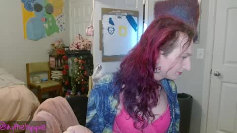 Snapshot of lilythehippie chatting on May 14, 2026, 5:31 pm lilythehippie online show from May 14, 2026, 5:31 pm