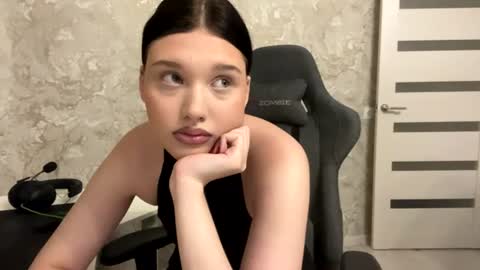 Lily online show from July 28, 2026, 7:15 am