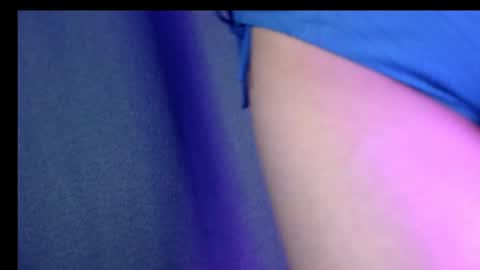 LilyXSky online show from February 28, 2025, 3:26 pm