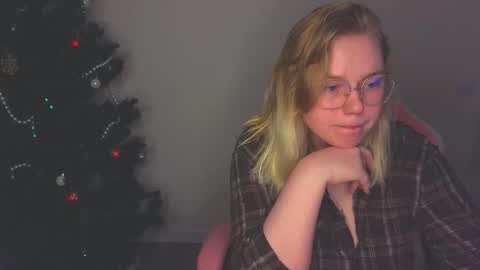 lime cat online show from December 17, 2025, 1:55 am