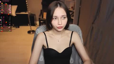 Snapshot of lina_and_lion chatting on March 17, 2026, 9:29 pm Scarlet online show from March 17, 2026, 9:29 pm