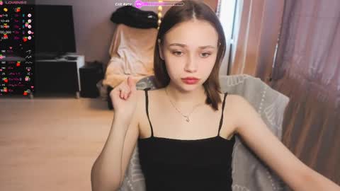 Snapshot of lina_and_lion chatting on April 13, 2026, 10:21 am Scarlet online show from April 13, 2026, 10:21 am