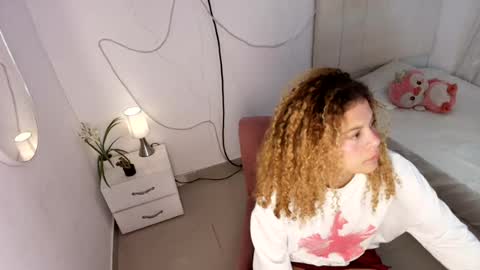 Snapshot of lina_andr chatting on July 14, 2026, 5:01 am lina_andr online show from July 14, 2026, 5:01 am