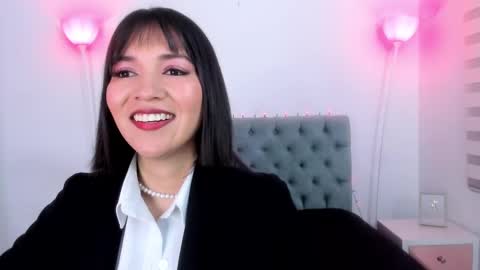  Lina Bedoya  online show from January 20, 2025, 11:35 am