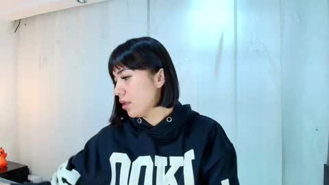  Lina Bedoya  online show from October 21, 2025, 11:33 am