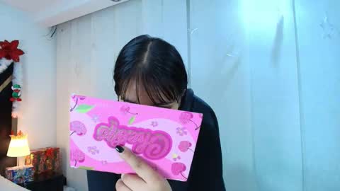  Lina Bedoya  online show from December 17, 2025, 11:38 am