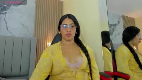 Snapshot of lina_dubois chatting on November 25, 2025, 12:27 pm LINA DUBOIS online show from November 25, 2025, 12:27 pm