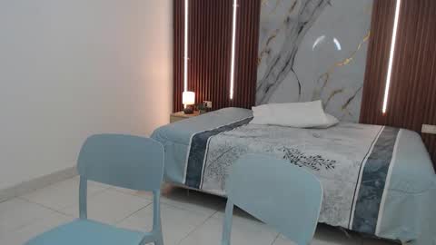 Lina online show from September 23, 2025, 12:30 pm