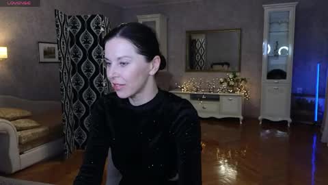 lina_flore online show from April 28, 2026, 8:47 pm