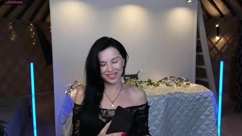 lina_flore online show from May 27, 2026, 9:23 pm