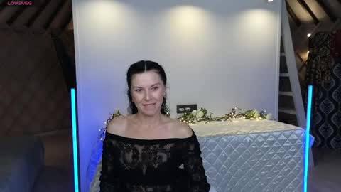 lina_flore online show from June 1, 2026, 9:16 pm