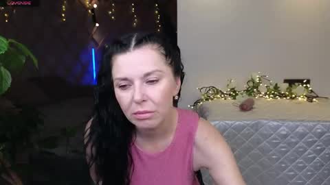 lina_flore online show from June 8, 2026, 9:26 pm