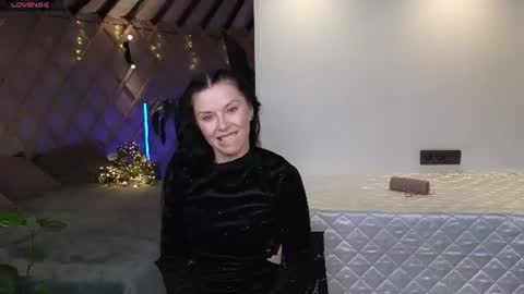 lina_flore online show from June 20, 2026, 9:17 pm