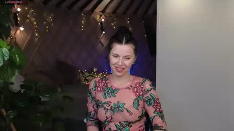 lina_flore online show from June 25, 2026, 8:57 pm