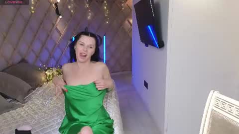 lina_flore online show from July 11, 2026, 10:11 pm