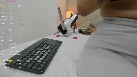 Snapshot of lina_garcia chatting on March 2, 2025, 2:43 pm   online show from March 2, 2025, 2:43 pm