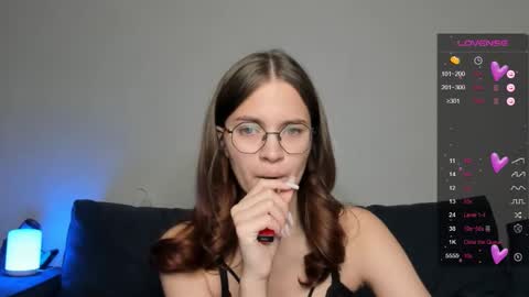 Snapshot of lina_hall chatting on December 6, 2024, 11:11 am lina hall online show from December 6, 2024, 11:11 am
