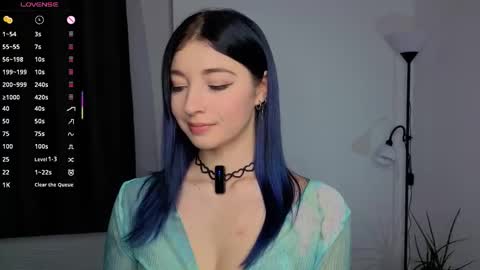 Lina online show from October 16, 2025, 2:18 pm