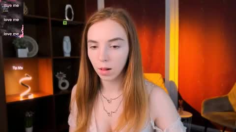 lina_moone online show from May 5, 2026, 5:10 pm