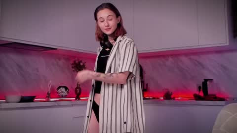 Lina -  online show from December 14, 2024, 11:18 am