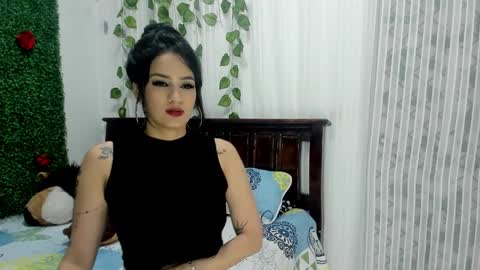Snapshot of lina_paola chatting on December 3, 2024, 9:56 pm paola online show from December 3, 2024, 9:56 pm