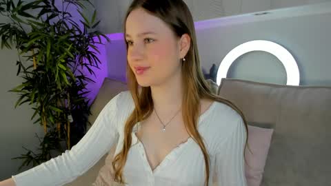 Lina online show from April 7, 2026, 12:44 am