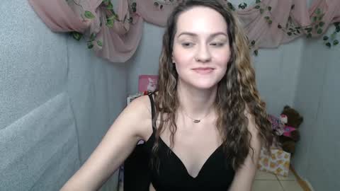 Lina online show from December 24, 2024, 6:33 am