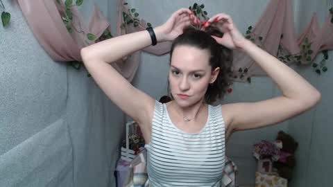 Lina online show from December 24, 2024, 9:50 am