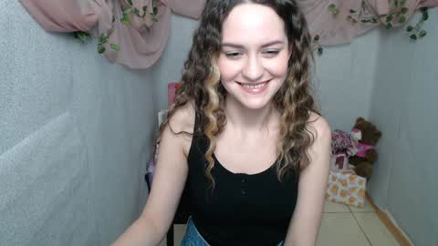 Lina online show from January 3, 2025, 6:44 am