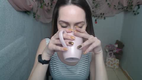 Lina online show from January 5, 2025, 6:46 am