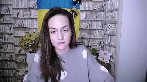 Lina online show from October 28, 2025, 8:40 am