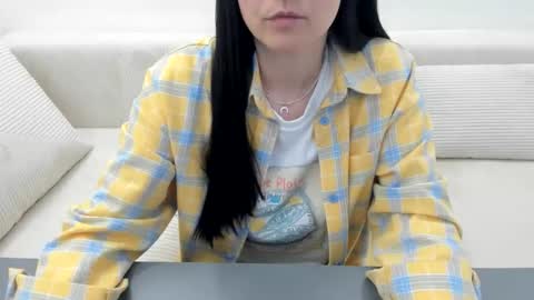 linabay2 online show from May 16, 2026, 6:21 am