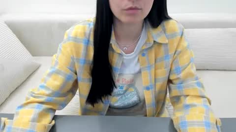 linabay2 online show from May 16, 2026, 6:43 am