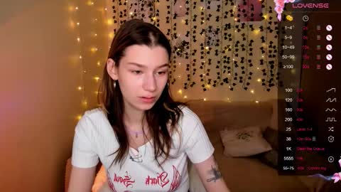 Snapshot of linablossom chatting on November 6, 2025, 8:48 am Lina online show from November 6, 2025, 8:48 am