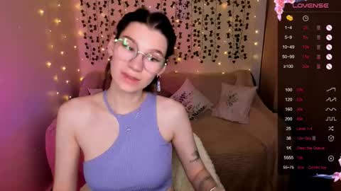 Snapshot of linablossom chatting on November 17, 2025, 8:20 am Lina online show from November 17, 2025, 8:20 am