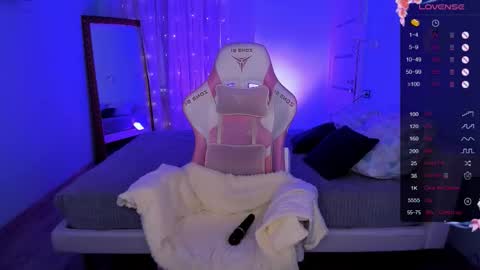 Snapshot of linablossom chatting on December 1, 2025, 8:30 am Lina online show from December 1, 2025, 8:30 am