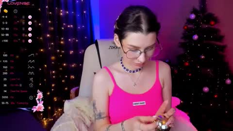 Snapshot of linablossom chatting on December 15, 2025, 8:51 am Lina online show from December 15, 2025, 8:51 am