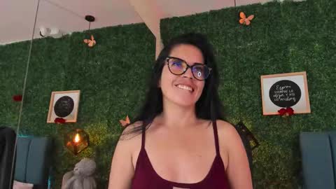 Lina  online show from February 4, 2026, 11:38 am