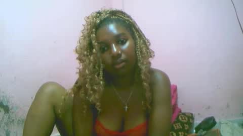 linah1123 online show from November 26, 2025, 9:38 pm