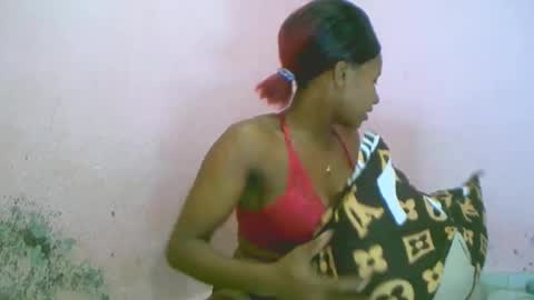 Snapshot of linah1123 chatting on February 1, 2026, 7:18 am linah1123 online show from February 1, 2026, 7:18 am