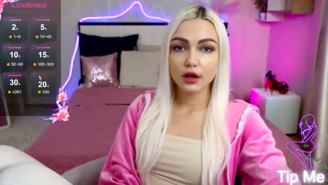 I am Lina online show from October 19, 2025, 1:45 pm