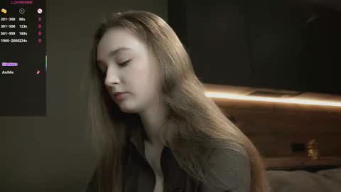 Lina online show from November 29, 2025, 6:11 pm