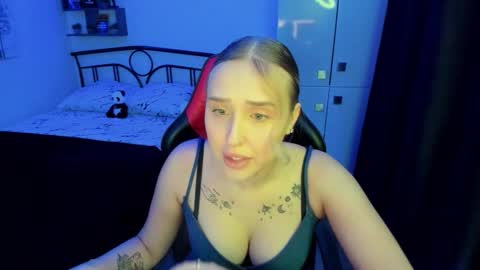 Snapshot of linatruly chatting on October 17, 2025, 9:50 pm Lina online show from October 17, 2025, 9:50 pm