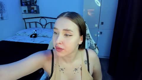 Snapshot of linatruly chatting on November 17, 2025, 10:04 pm Lina online show from November 17, 2025, 10:04 pm