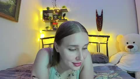 Lina online show from July 22, 2026, 9:06 pm