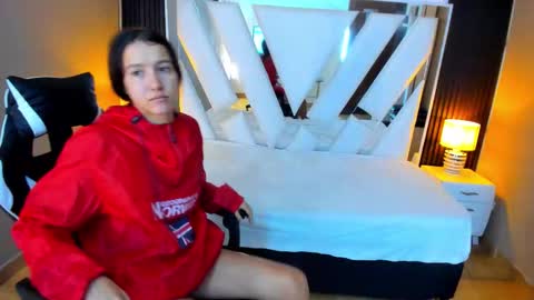  Linda  online show from October 12, 2025, 12:59 pm