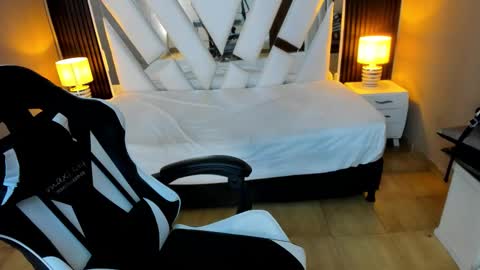 Snapshot of linda4petite chatting on February 1, 2026, 1:53 pm Linda online show from February 1, 2026, 1:53 pm