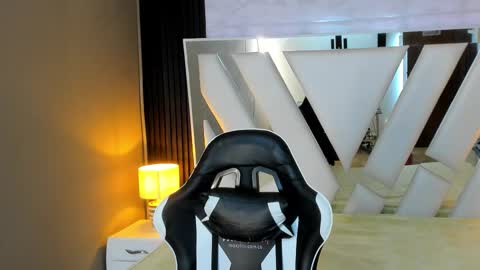 Snapshot of linda4petite chatting on February 2, 2026, 6:06 pm Linda online show from February 2, 2026, 6:06 pm